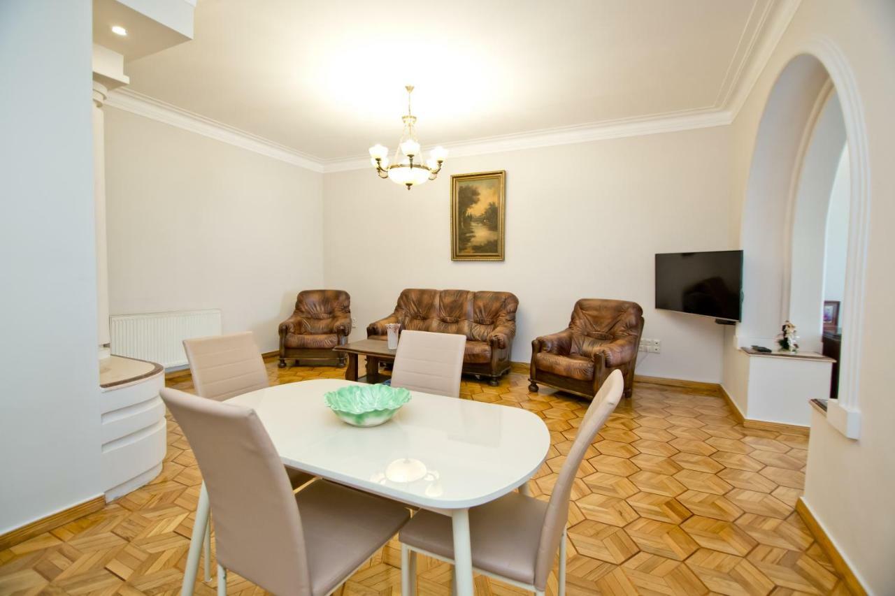 Seaside Luxury Apartment Batumi Ngoại thất bức ảnh
